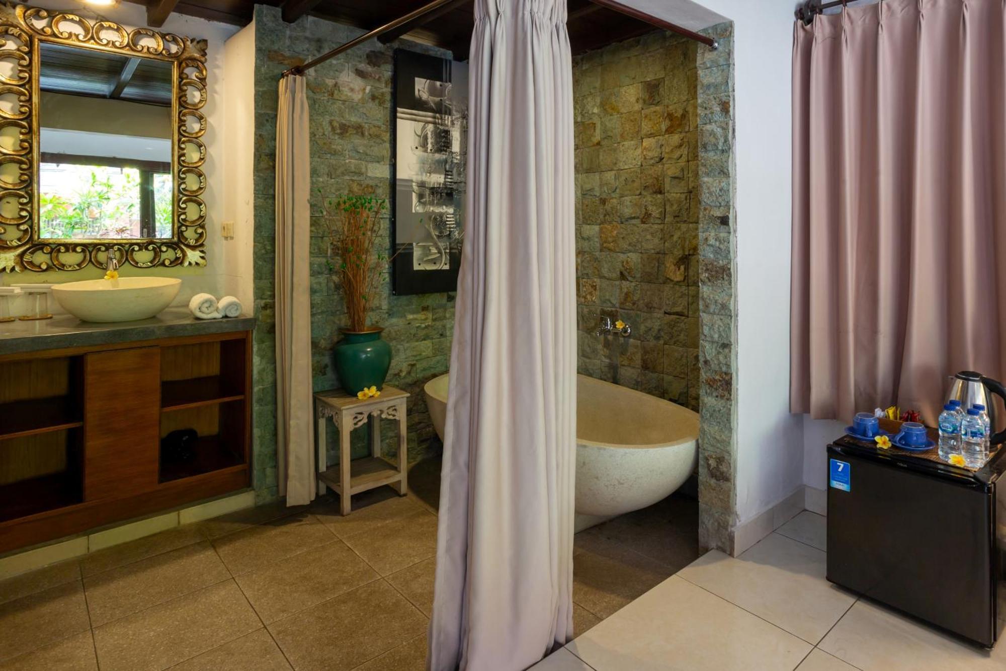 Rahayu Suites Monkey Forest Ubud Room photo